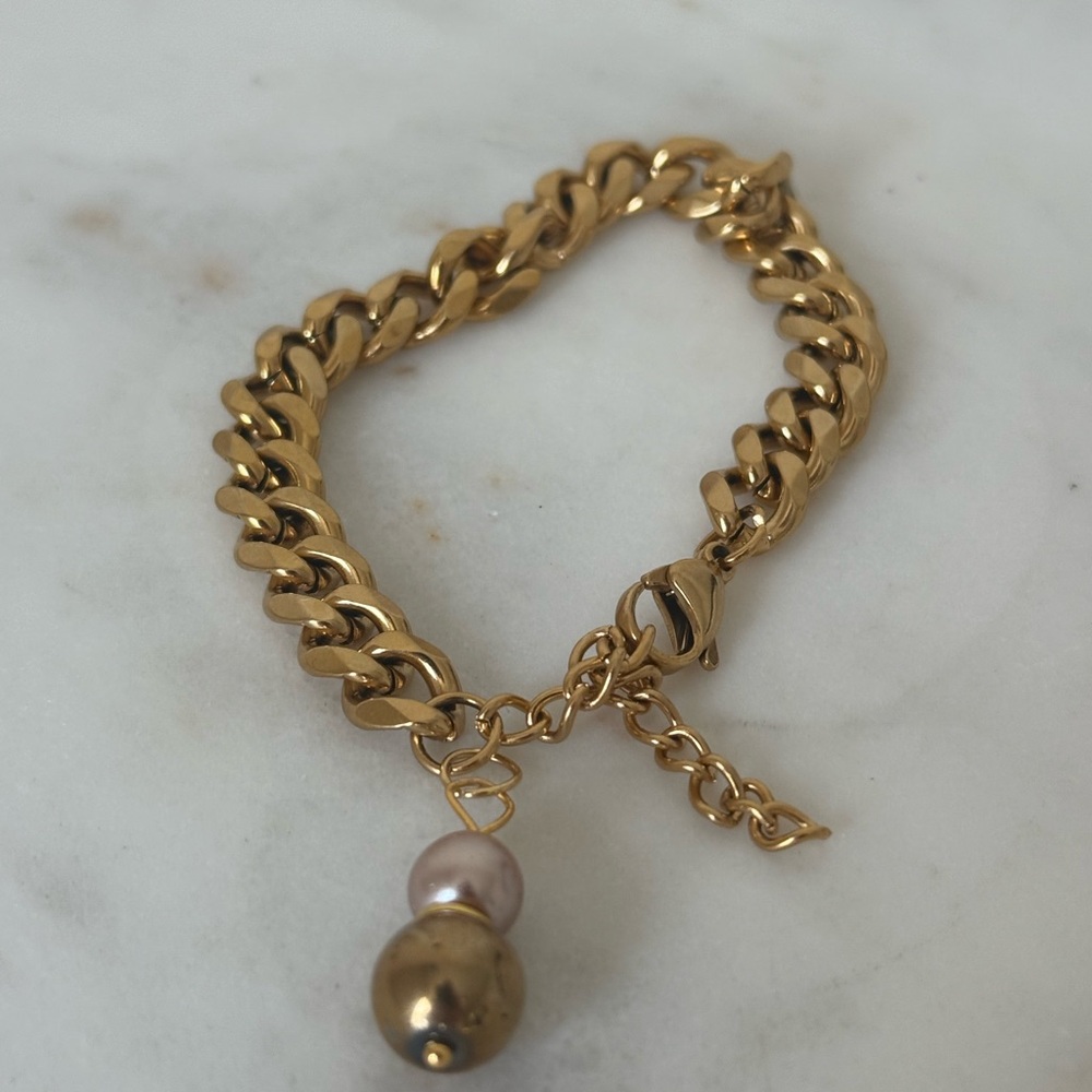 Gold curb chain Bracelet with Pearl Charm